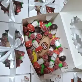 Ассорти с грибчками и шоколадной колбасой