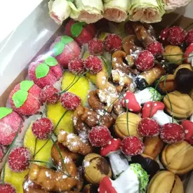 Ассорти с орешками со сгущенкой