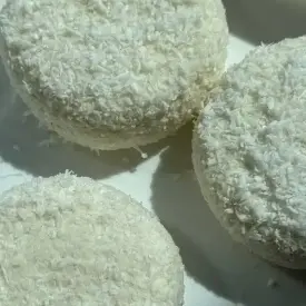 Сырники с кокосом и джемом