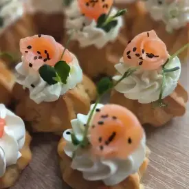 Профитроли с форелью