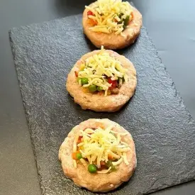 Гнезда из птицы с овощами