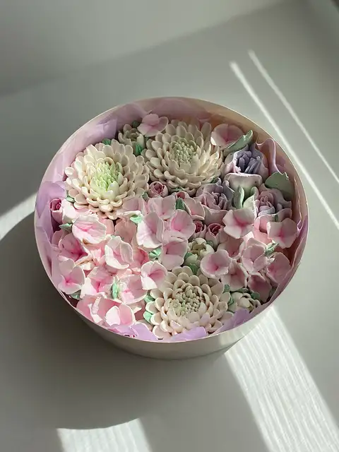 Зефирные цветы в шляпной коробке, 20 см фото 6