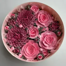 Зефирные цветы в шляпной коробке, 20 см