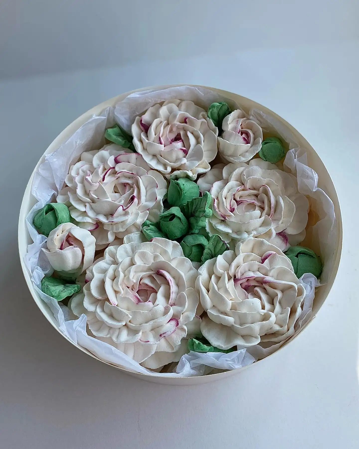 Зефирные цветы в шляпной коробке, 20 см фото 2