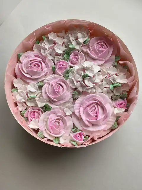 Зефирные цветы в шляпной коробке, 20 см фото 4