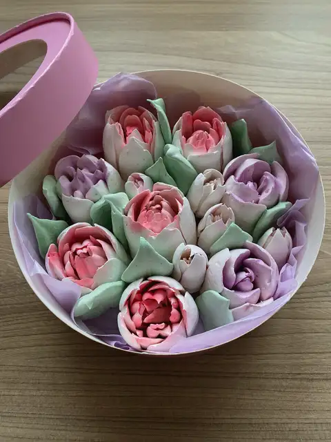 Тюльпаны в шляпной коробке, 16 см фото 5