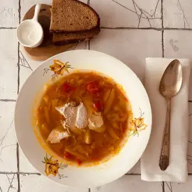 Суп щи из свежей капусты с индейкой