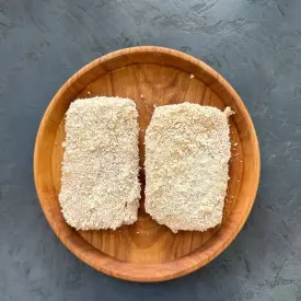 Конверт из свинины с черносливом, сыром и орехами