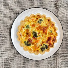 Киш с лососем и брокколи