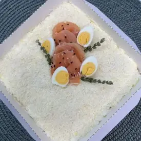 Салат с лососем