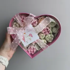 Зефирные цветы в коробке-сердце М