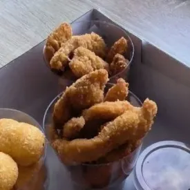 Куриные наггетсы в стаканчике