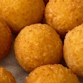 Сырные шарики в стаканчике