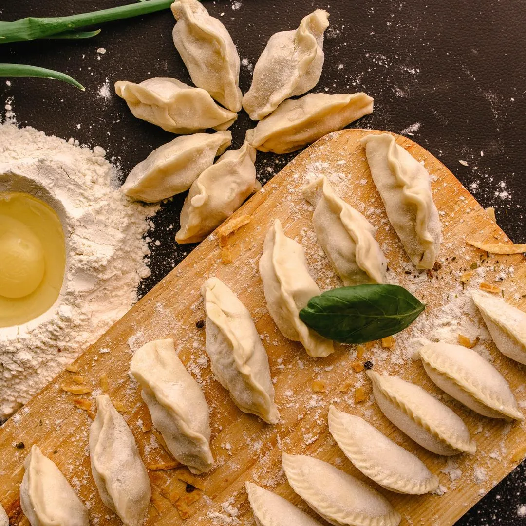 Вареники с картошкой и луком ручной лепки