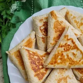 Конвертики из лаваша с ветчиной и сыром 