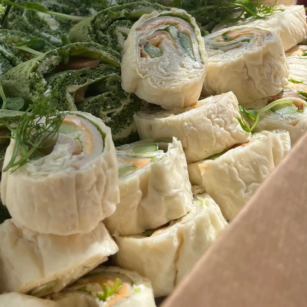 Рулет из лаваша с копчёной ветчиной