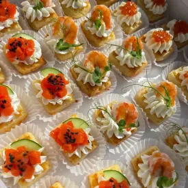 Бокс «Канапе на сырной вафле»