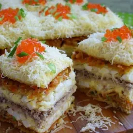 Торт закусочный "Наполеон" с курицей и грибами