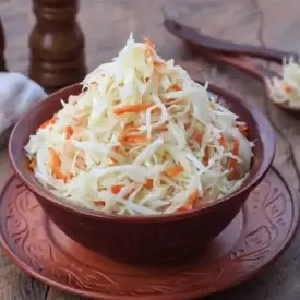 Капуста квашеная шинкованная с морковью