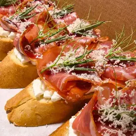 Брускетты с прошутто, 6 шт.