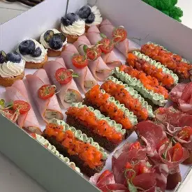 Бокс "Гости на пороге"