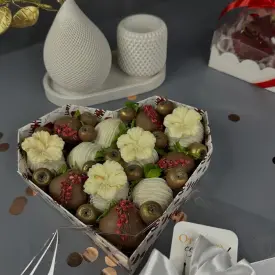 Клубника в шоколаде, 12 шт.