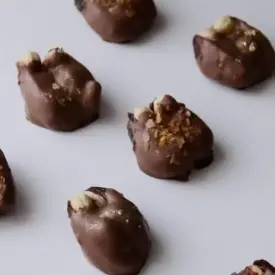 Королевские финики в шоколаде с грецким орехом или фисташкой