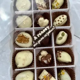 Королевские финики в шоколаде с сыром бри