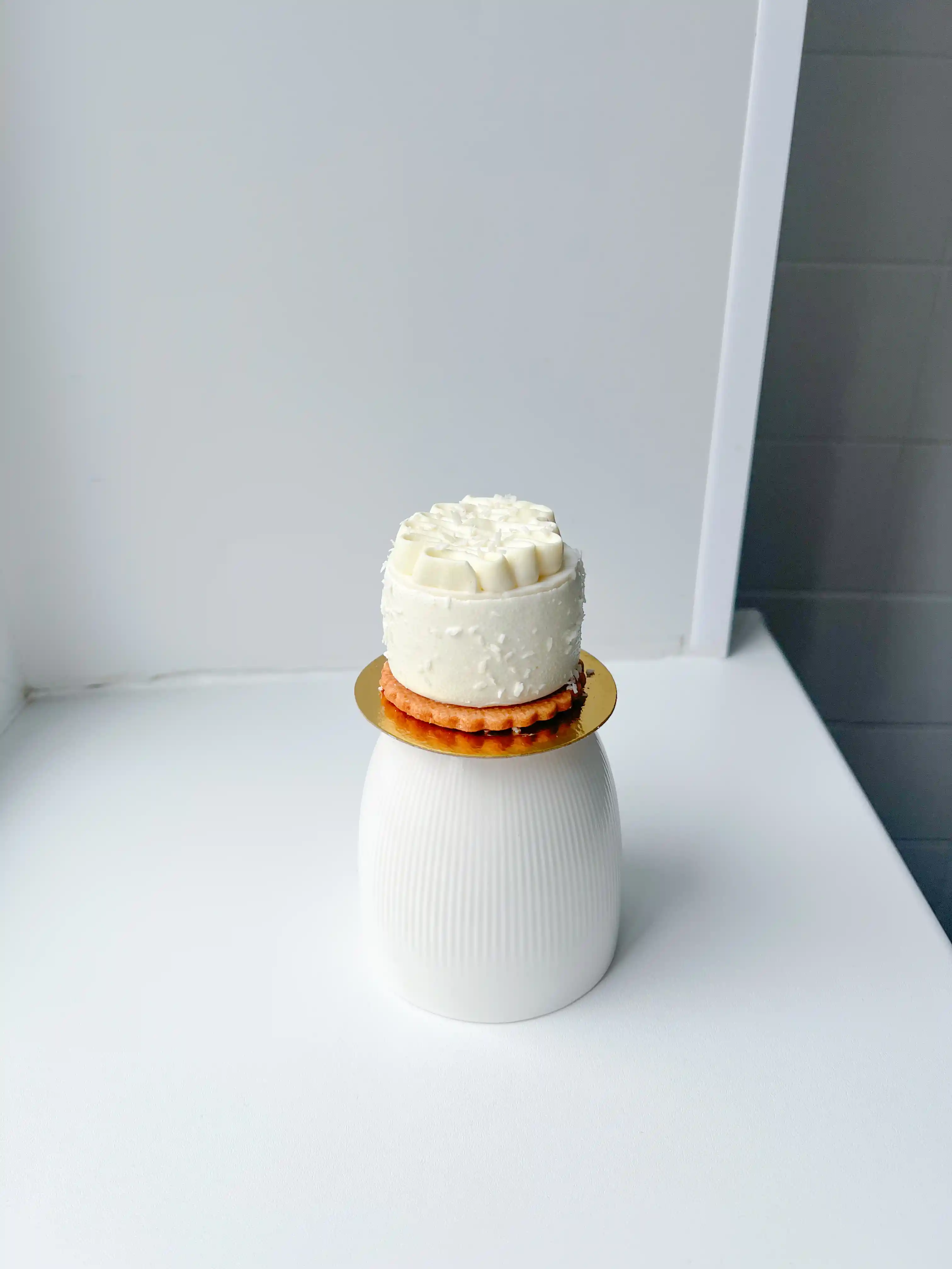 Муссовое пирожное Вишня-кокос фото 4