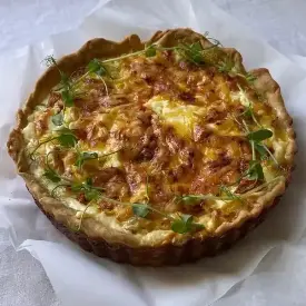 Киш с тунцом и овощами