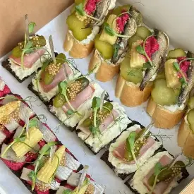 Под крепкое