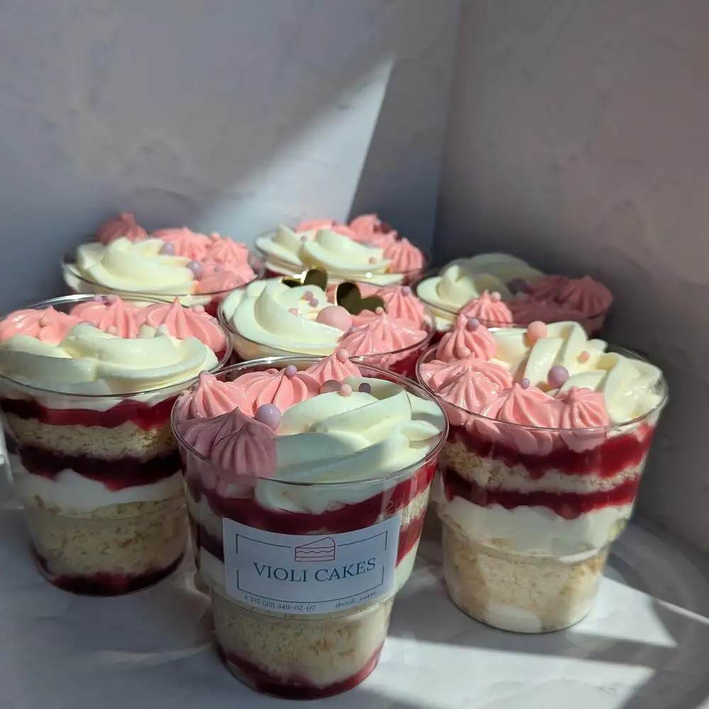 Трайфлы «Молочная девочка» со смородиновым конфи фото 2