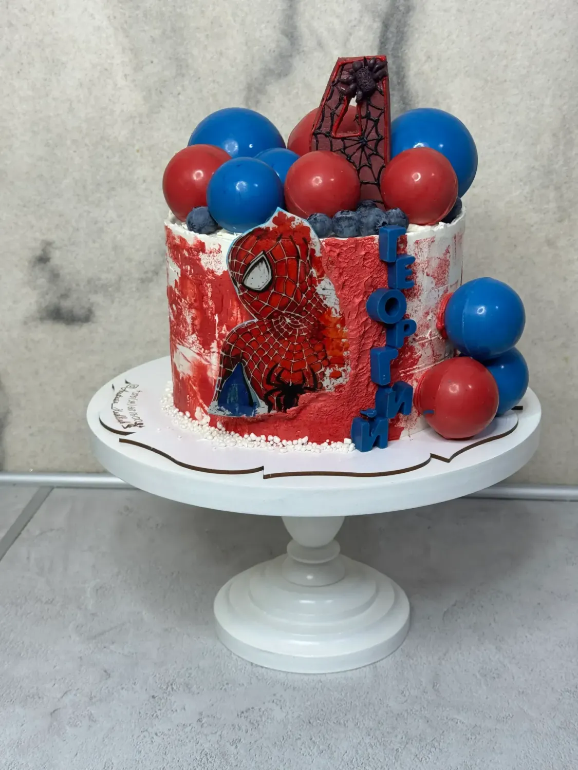 Торт "Человек-паук"