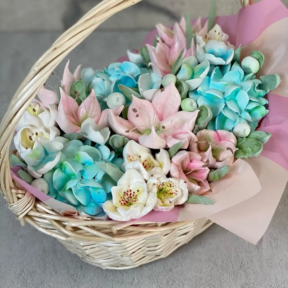 Корзина с зефирными цветами фото 2