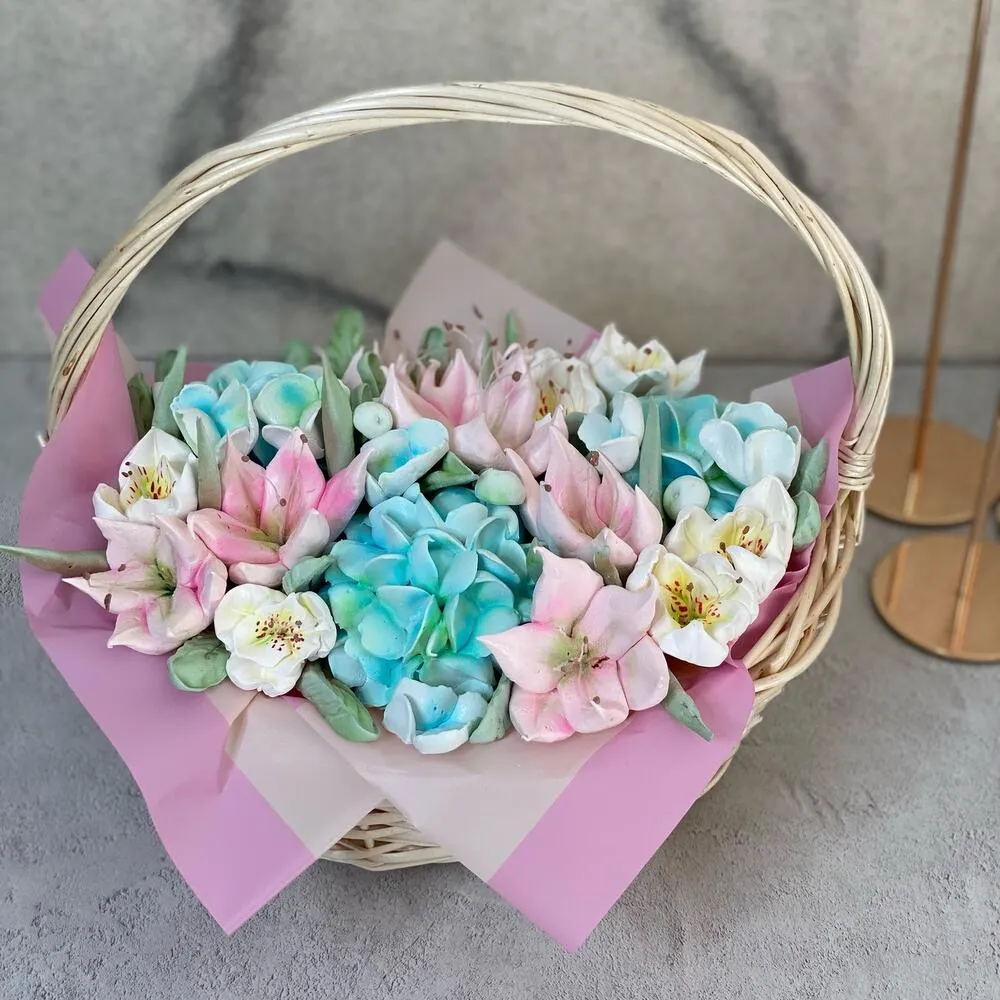 Корзина с зефирными цветами фото 3