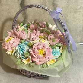 Корзина с зефирными цветами