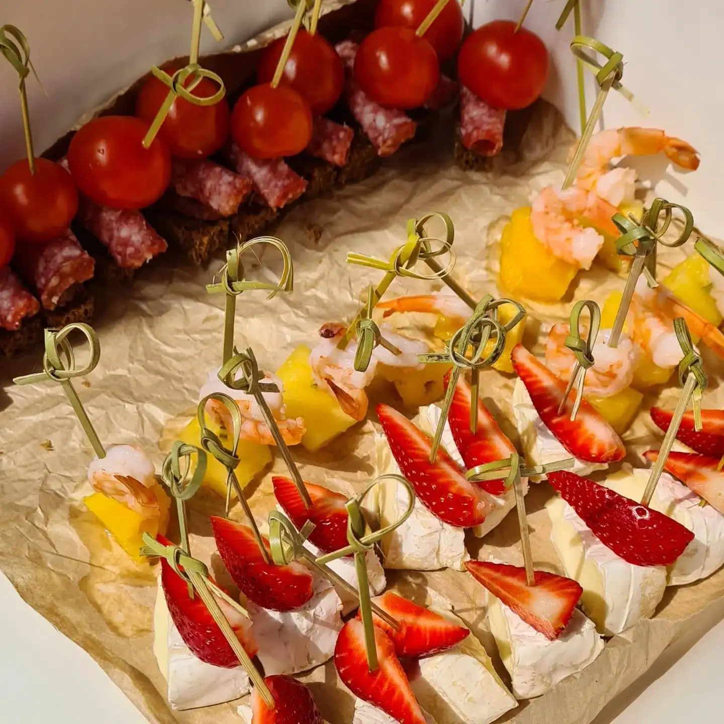 Канапе в ассортименте фото 2