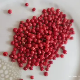 Перец розовый горошек