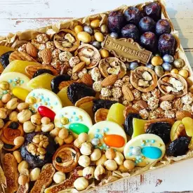 Большой набор сухофруктов с шоколадом и орешками на 700 г