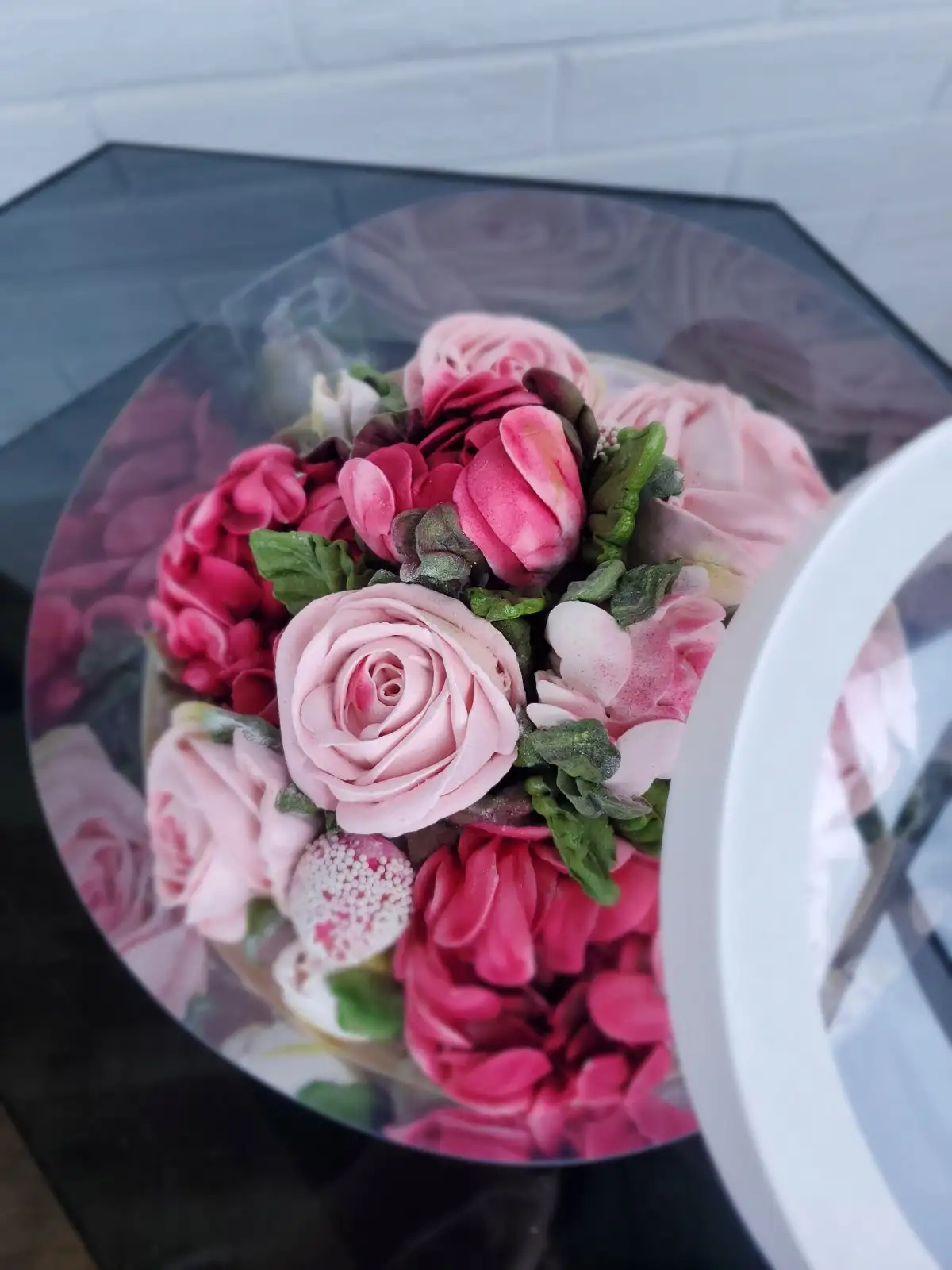 Коробка «аквариум» с цветами из зефира, 20 см фото 2