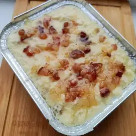 Бабка картофельная с луком и беконом