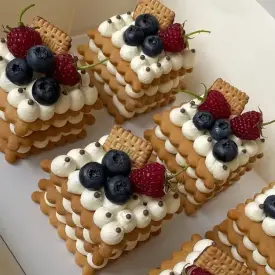 Медовые пирожные