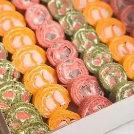 Рулеты из свеклы, шпината и моркови