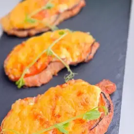 Свинина с баклажанами и помидорами под сыром