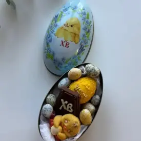 Шкатулка-яйцо со сладостями