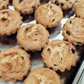 Кекс с изюмом