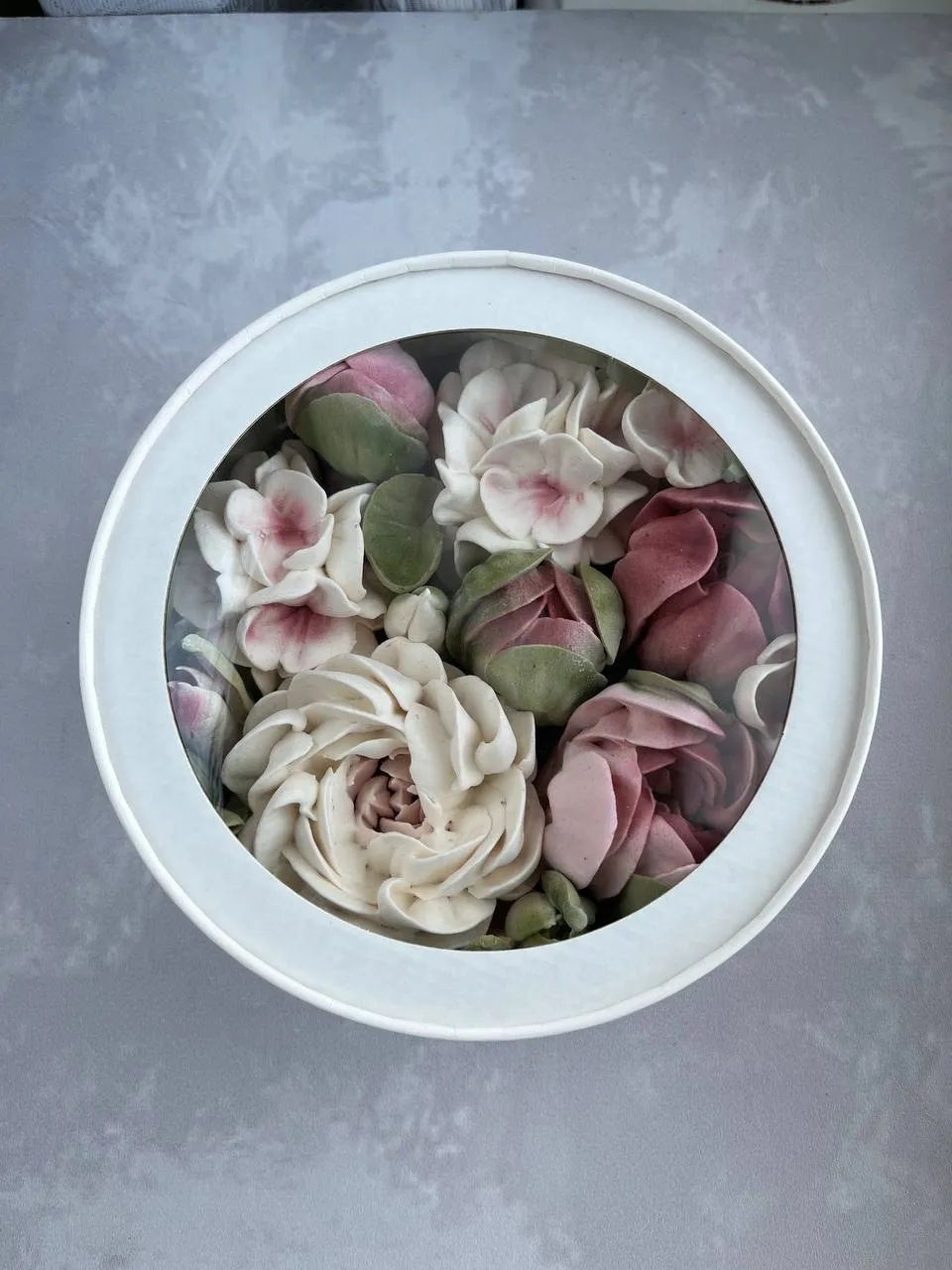 Зефирная композиция с пионами фото 5