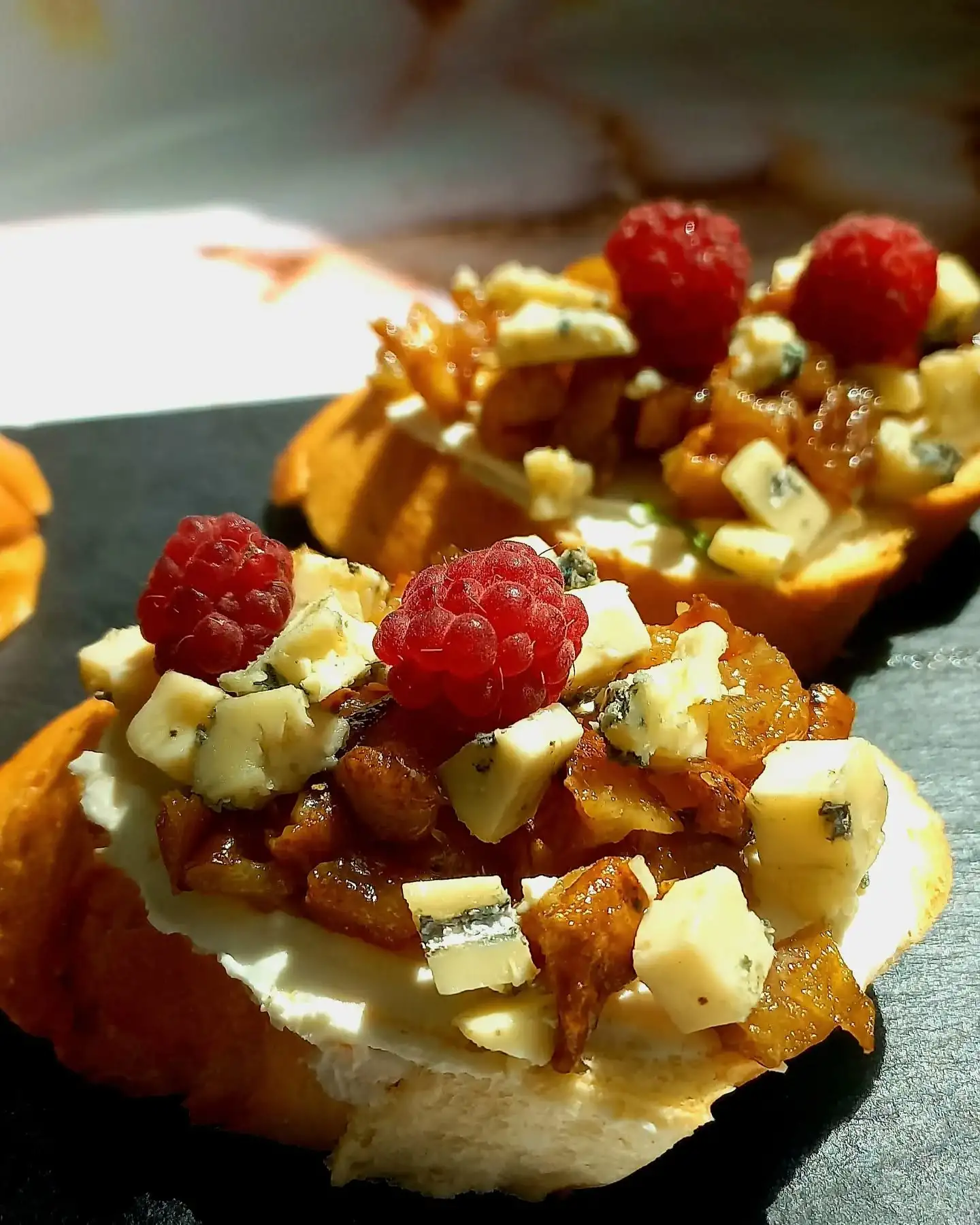 Брускетты в ассортименте фото 3