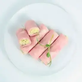 Рулетики из ветчины с творожно-сырной начинкой