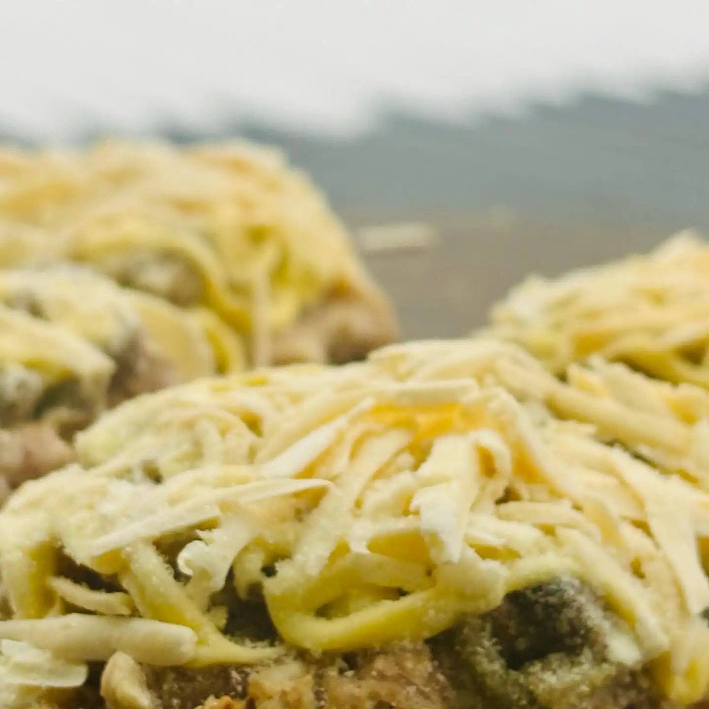 Мясо по-французски с белыми грибами